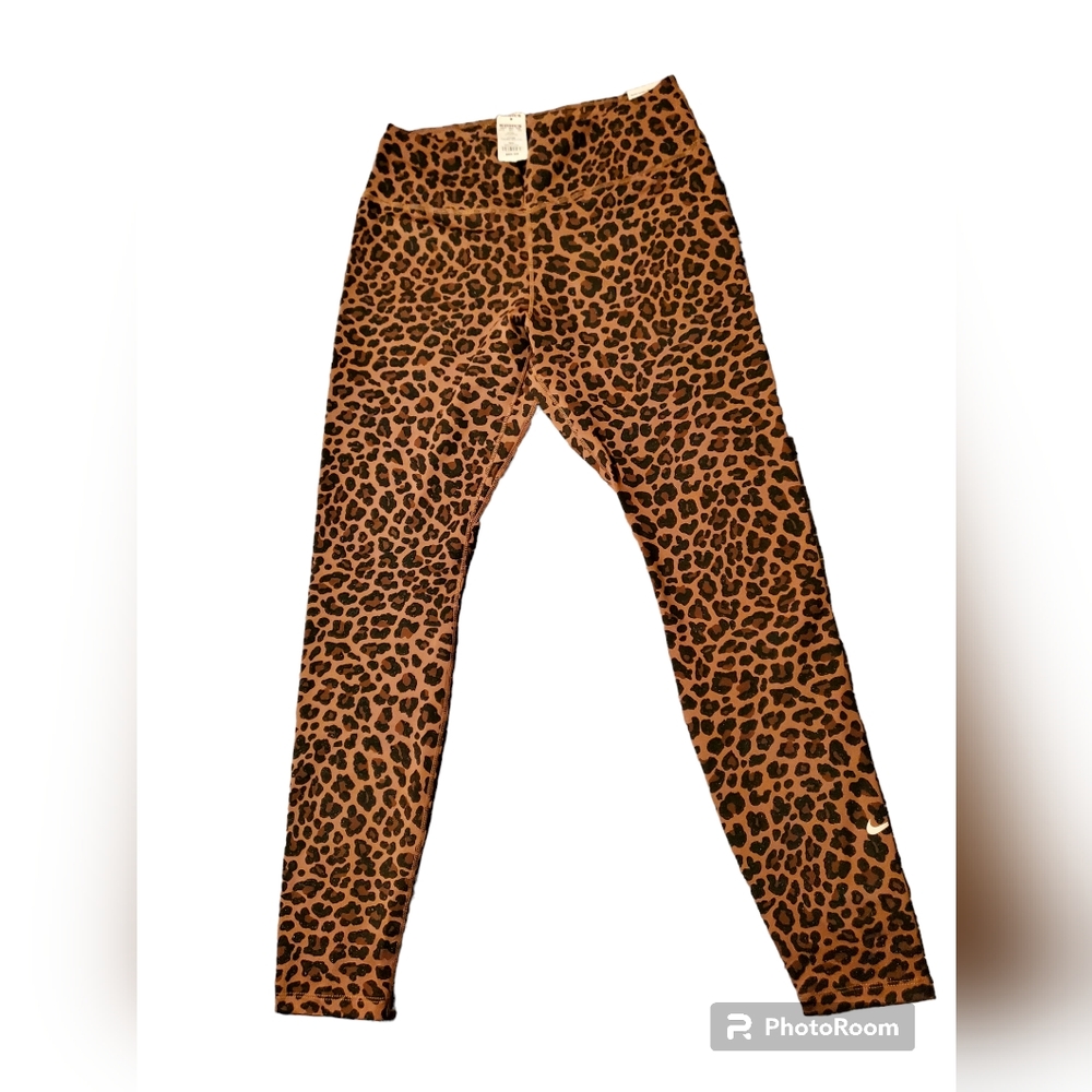Nike Dri- Fit Leopard print, NWT, medium